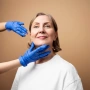 Cirurgia plástica para mulheres acima dos 50: o que saber sobre cada procedimento